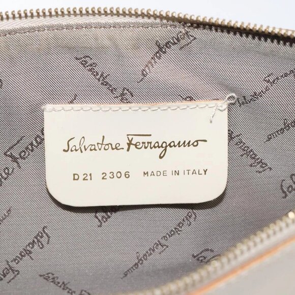 Salvatore Ferragamo Gancini Shoulder Bag Leather Ivory Gold Auth 122679 - Picture 10 of 16